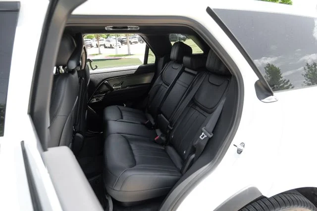 New 2026 Fuji White Land Rover Dynamic SE image 49