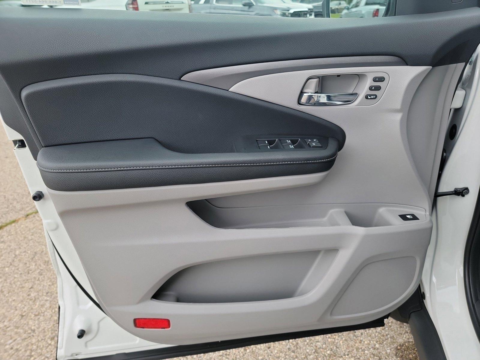 New 2026 Platinum White Pearl Honda RTL image 13