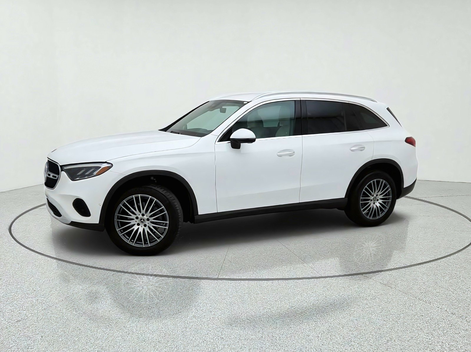 Certified Used 2025 Polar White Mercedes-Benz GLC 300 image 15