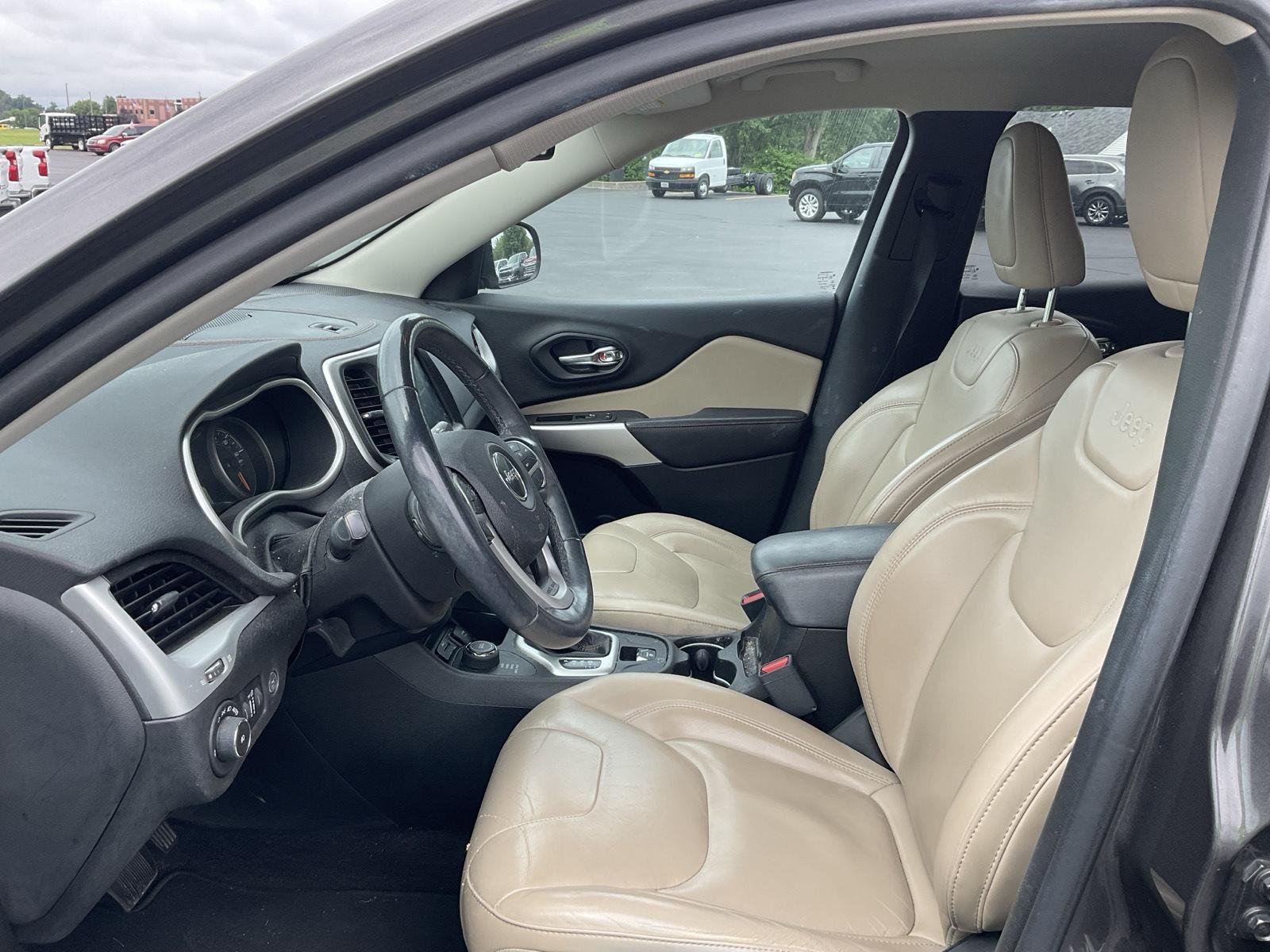 Used 2018 Granite Crystal Metallic Clearcoat Jeep Limited image 5