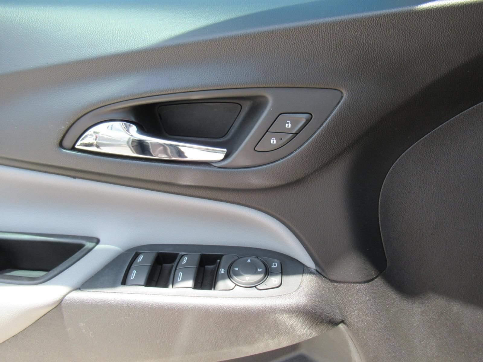 Used 2018 PEPPERDUST METALLIC Chevrolet LT image 20
