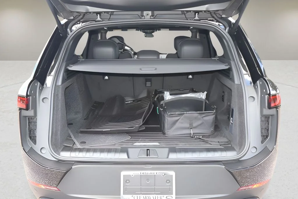 New 2026 Santorini Black Land Rover SE image 14