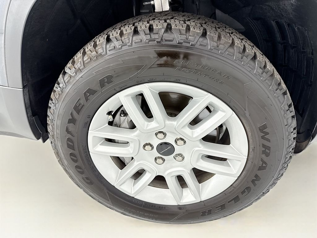 Used 2026 Carpathian Grey Prem Met Land Rover S image 31