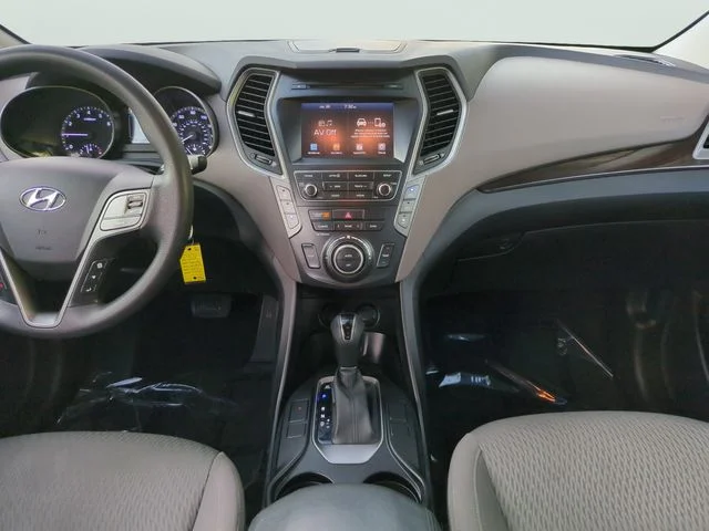 Used 2018 Silver Hyundai SE image 13