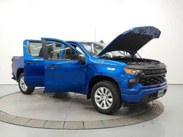 Used 2023 Blue Chevrolet Custom image 9