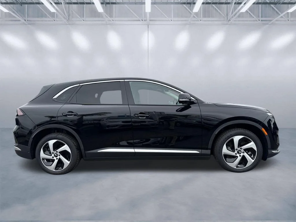 2025 VinFast VF 8 Eco - Photo 3