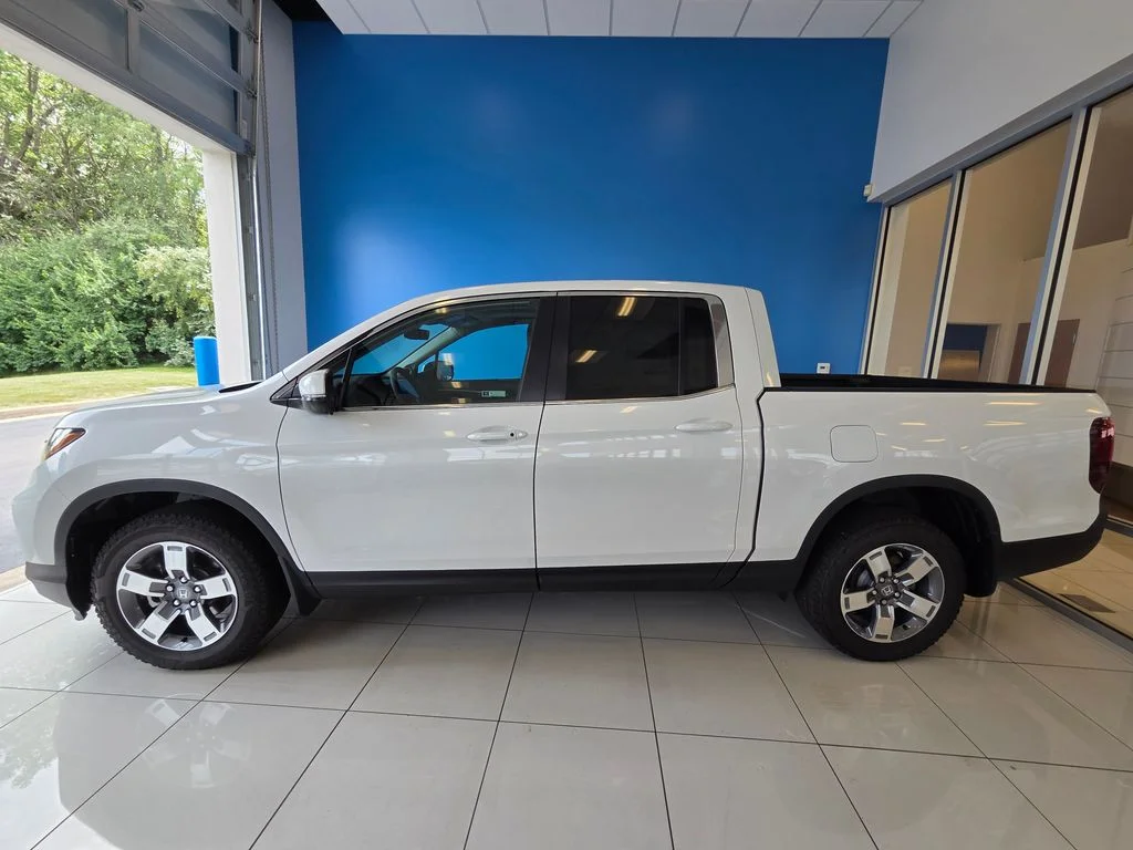 New 2026 Platinum White Pearl Honda RTL image 4