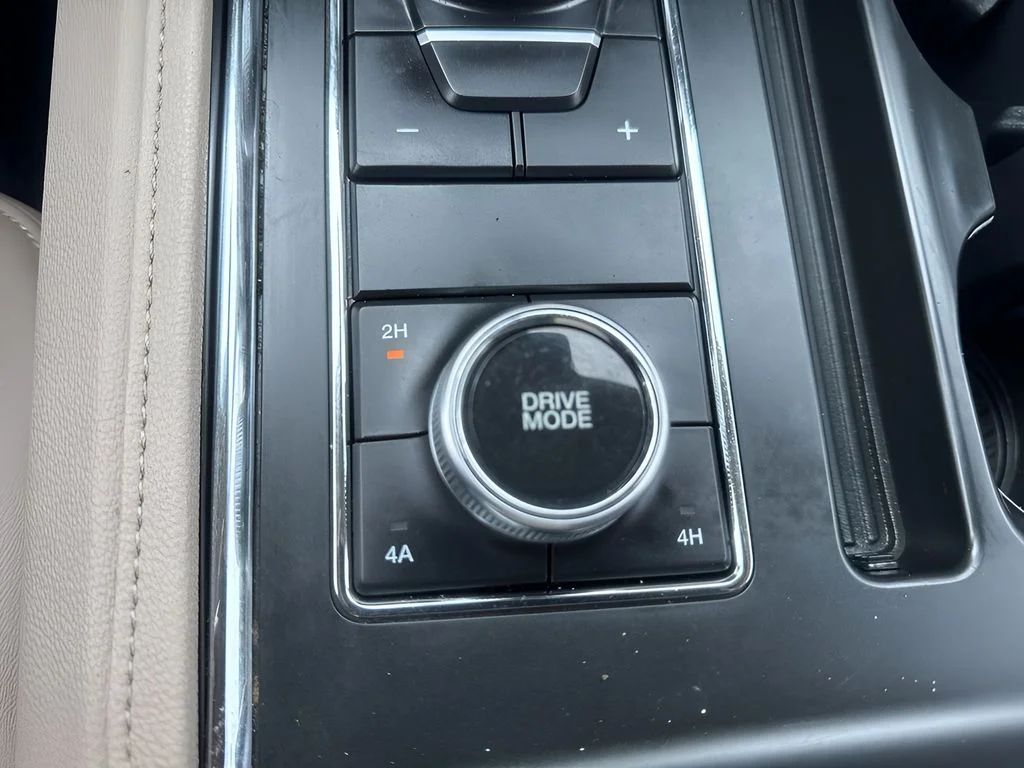 Used 2024 White Ford XLT image 25