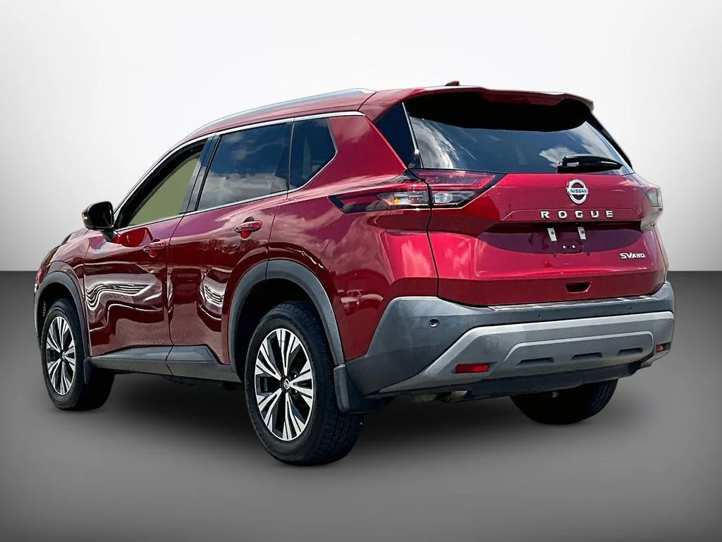 Used 2021 Red Nissan SV image 4