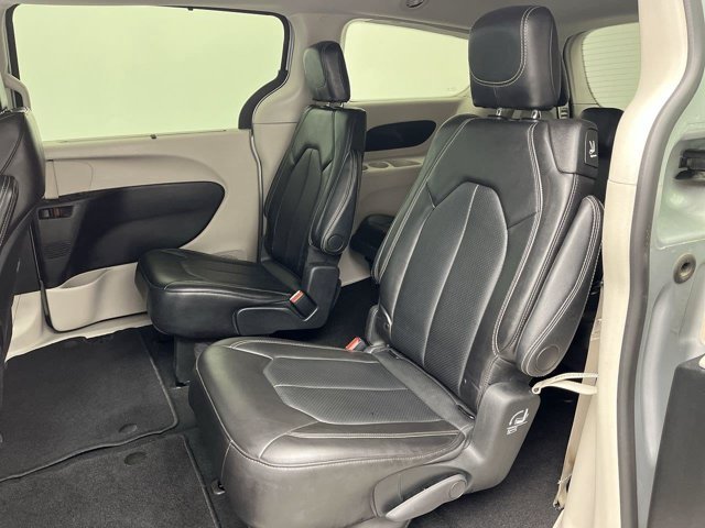 Used 2024 Silver Mist Clearcoat Chrysler Touring L image 10