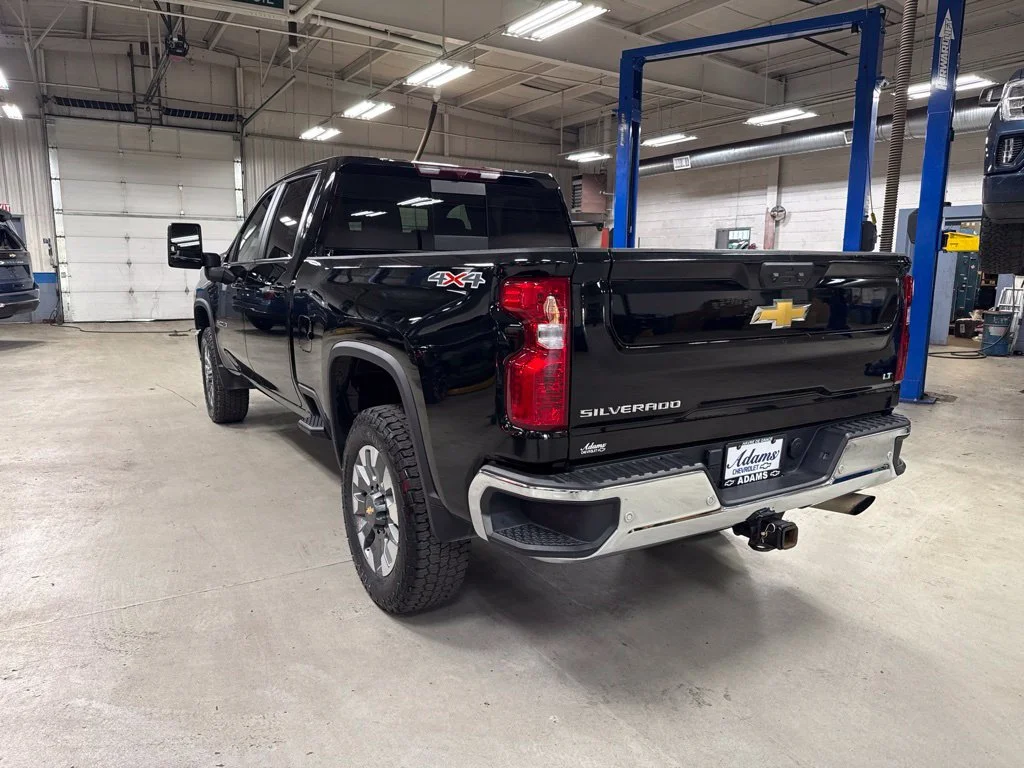 2025 Chevrolet Silverado 3500HD LT - Photo 4