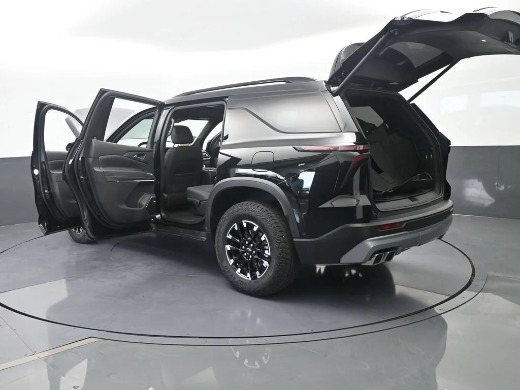 Used 2025 Mosaic Black Metallic Chevrolet Z71 image 102