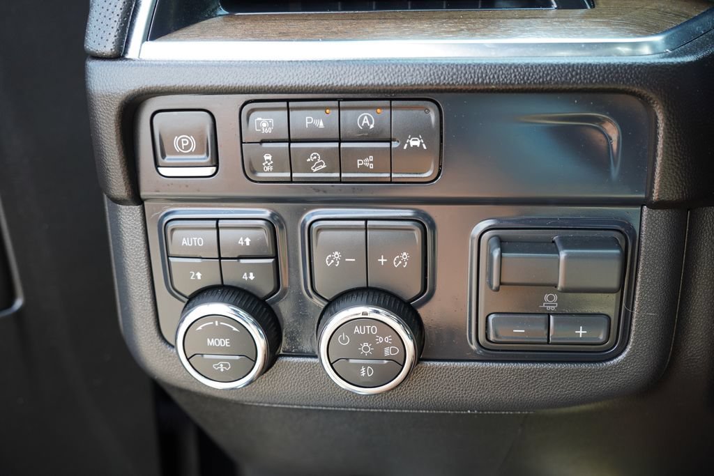 2026 Chevrolet Suburban High Country - Photo 30