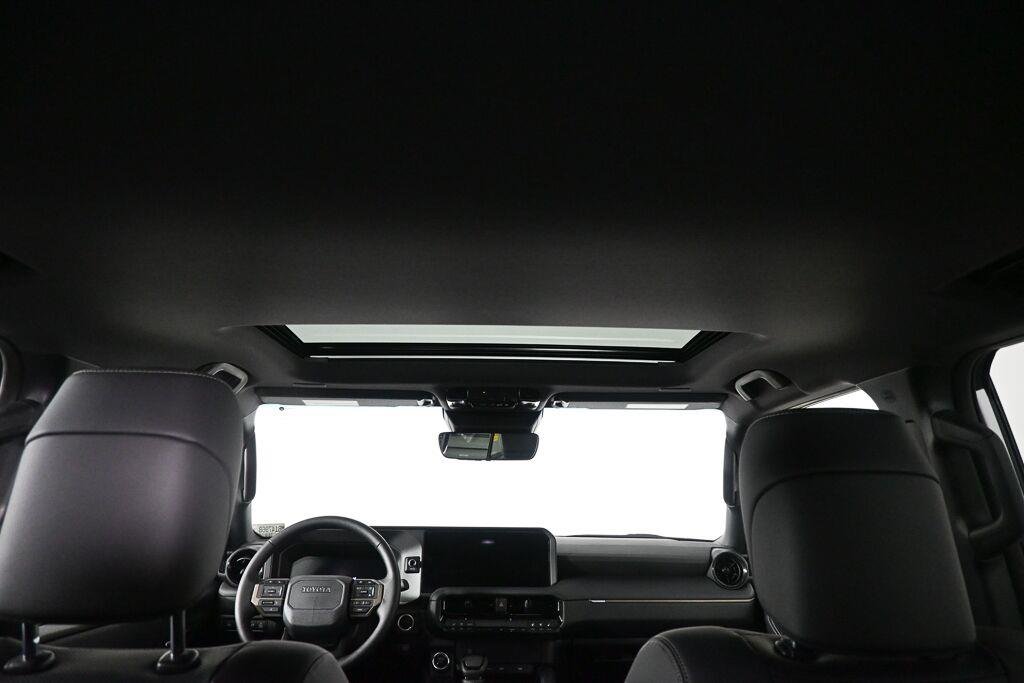 Used 2027 Ice Cap Toyota BASE image 18