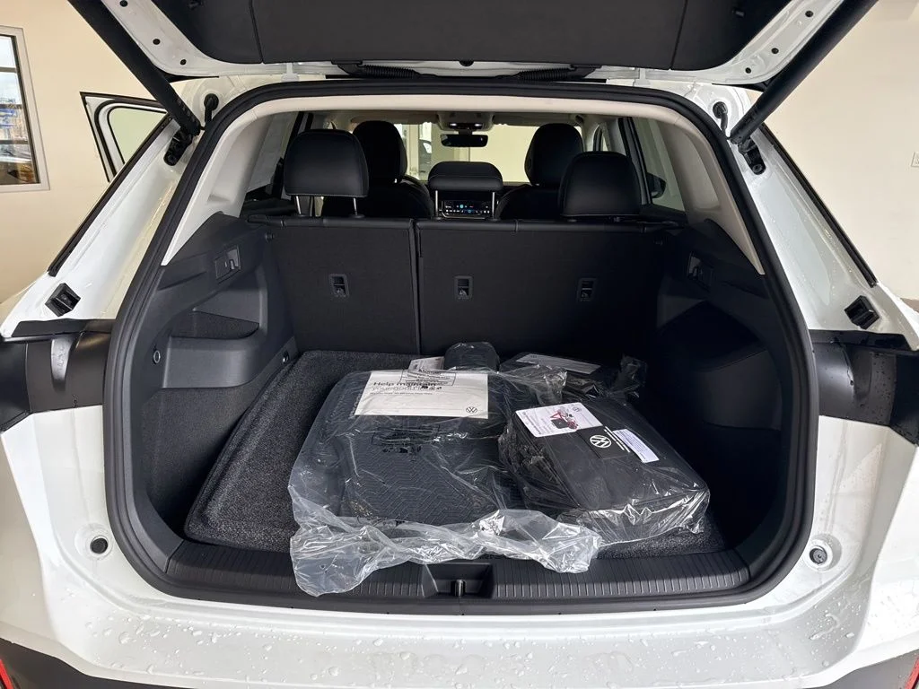 2026 Volkswagen Tiguan SE - Photo 16