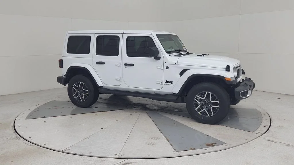 New 2026 Bright White Clear-Coat Exterior Paint Jeep Sahara image 2