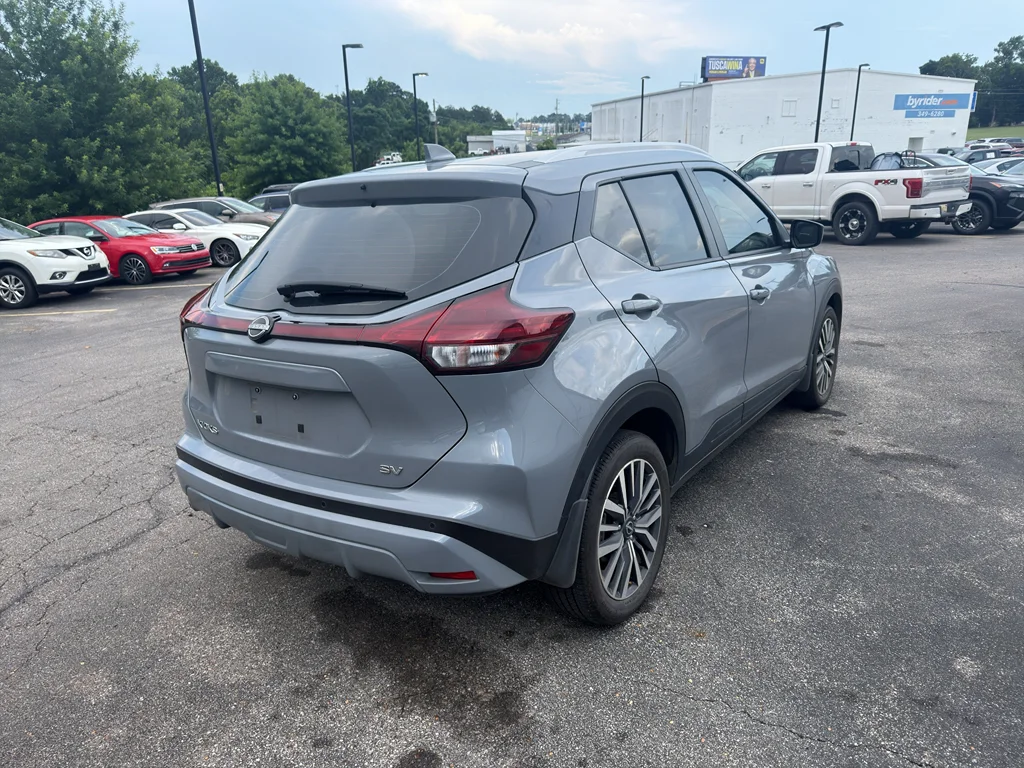 Used 2024 Boulder Gray Pearl Nissan SV image 6