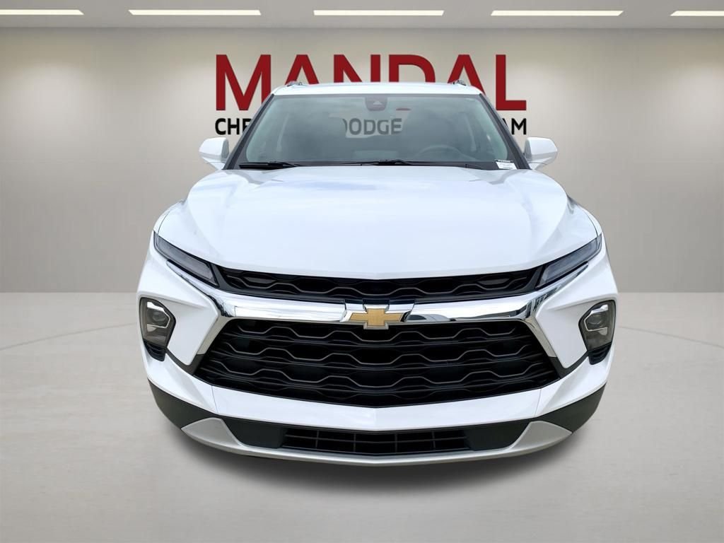 Used 2024 White Chevrolet LT image 3