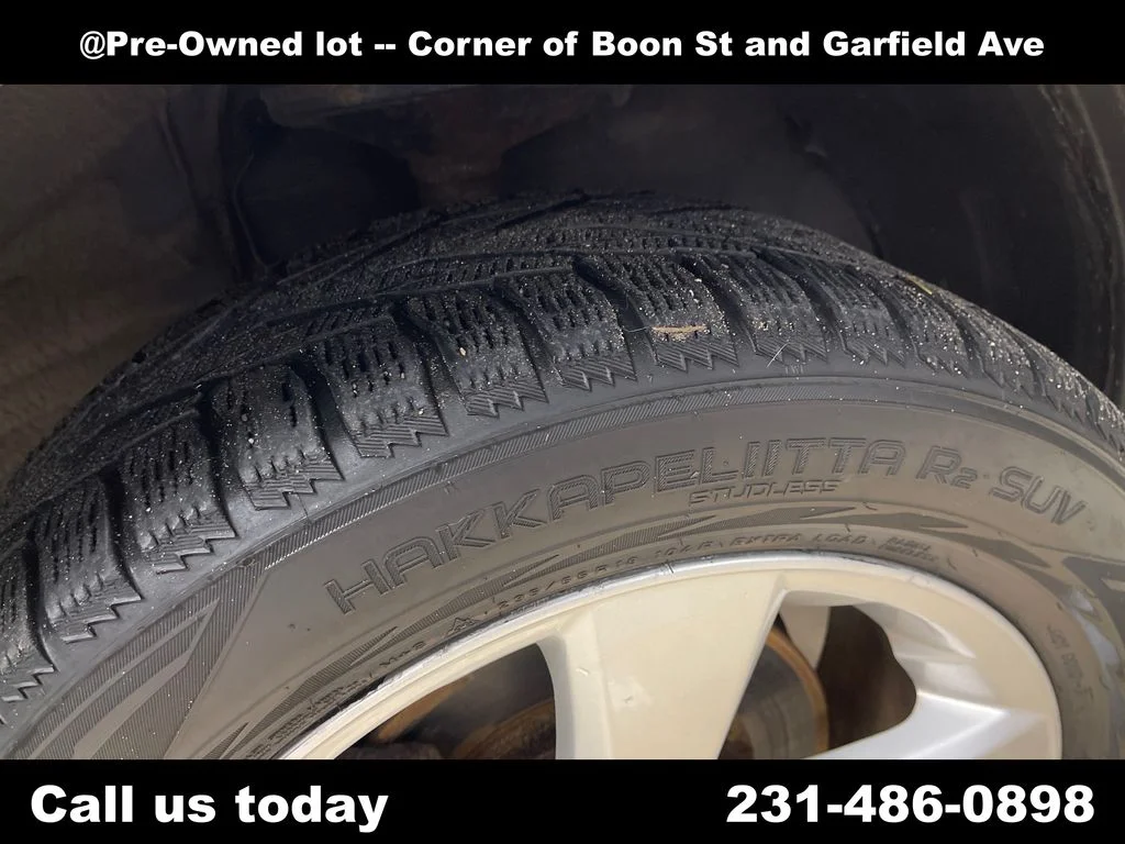 Used 2004  Lexus 330 image 11