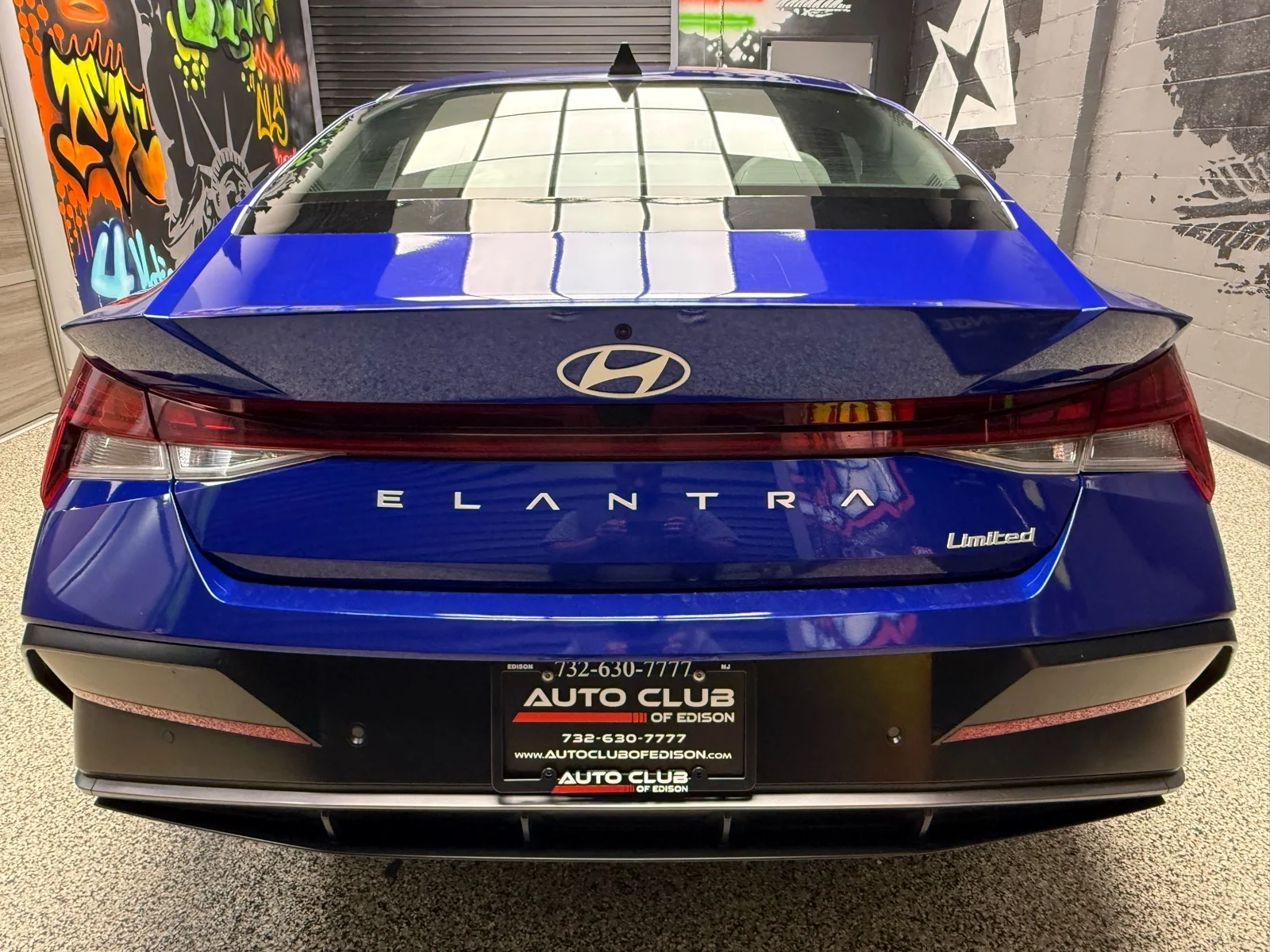 Used 2024 Intense Blue Pearl (yp5) Hyundai Limited image 5