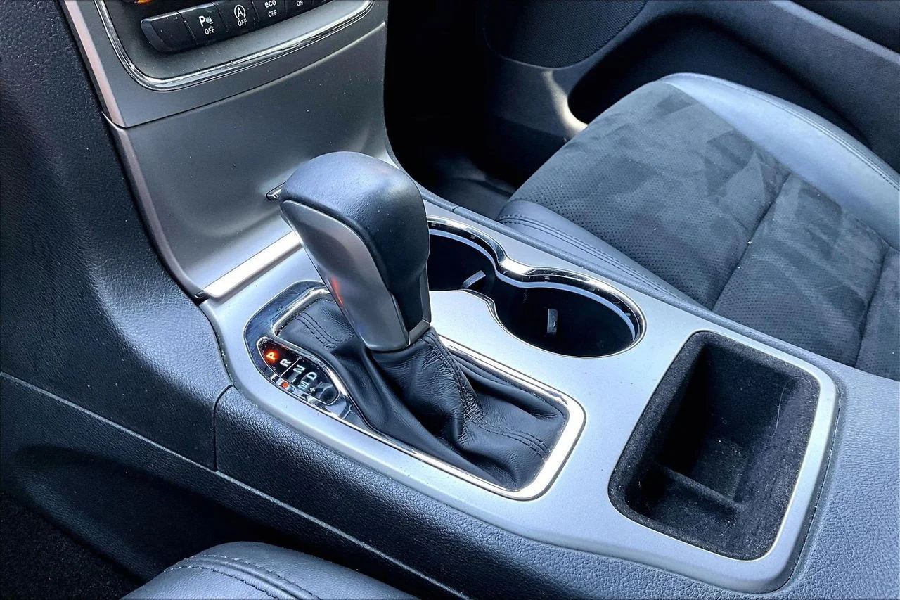Certified Used 2018 Black Jeep Altitude image 31