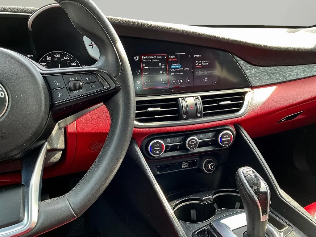 Used 2020 Alfa White Alfa Romeo Base image 11