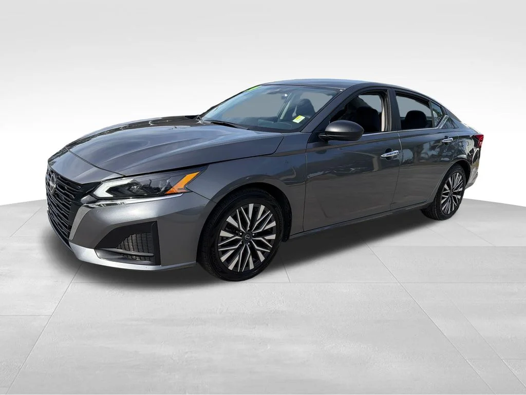 2024 Nissan Altima SV - Photo 3
