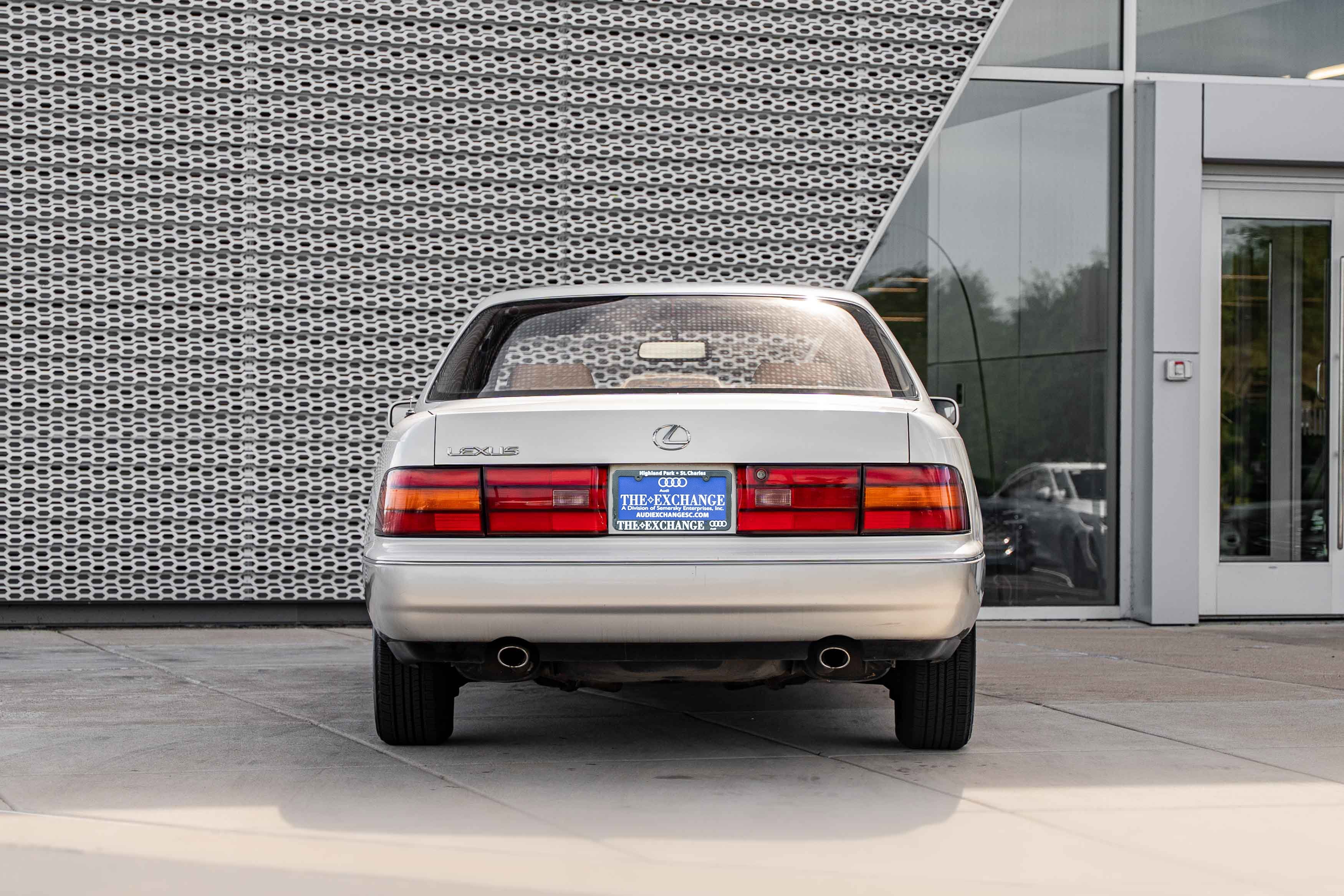 Used 1992 White Lexus 400 image 26