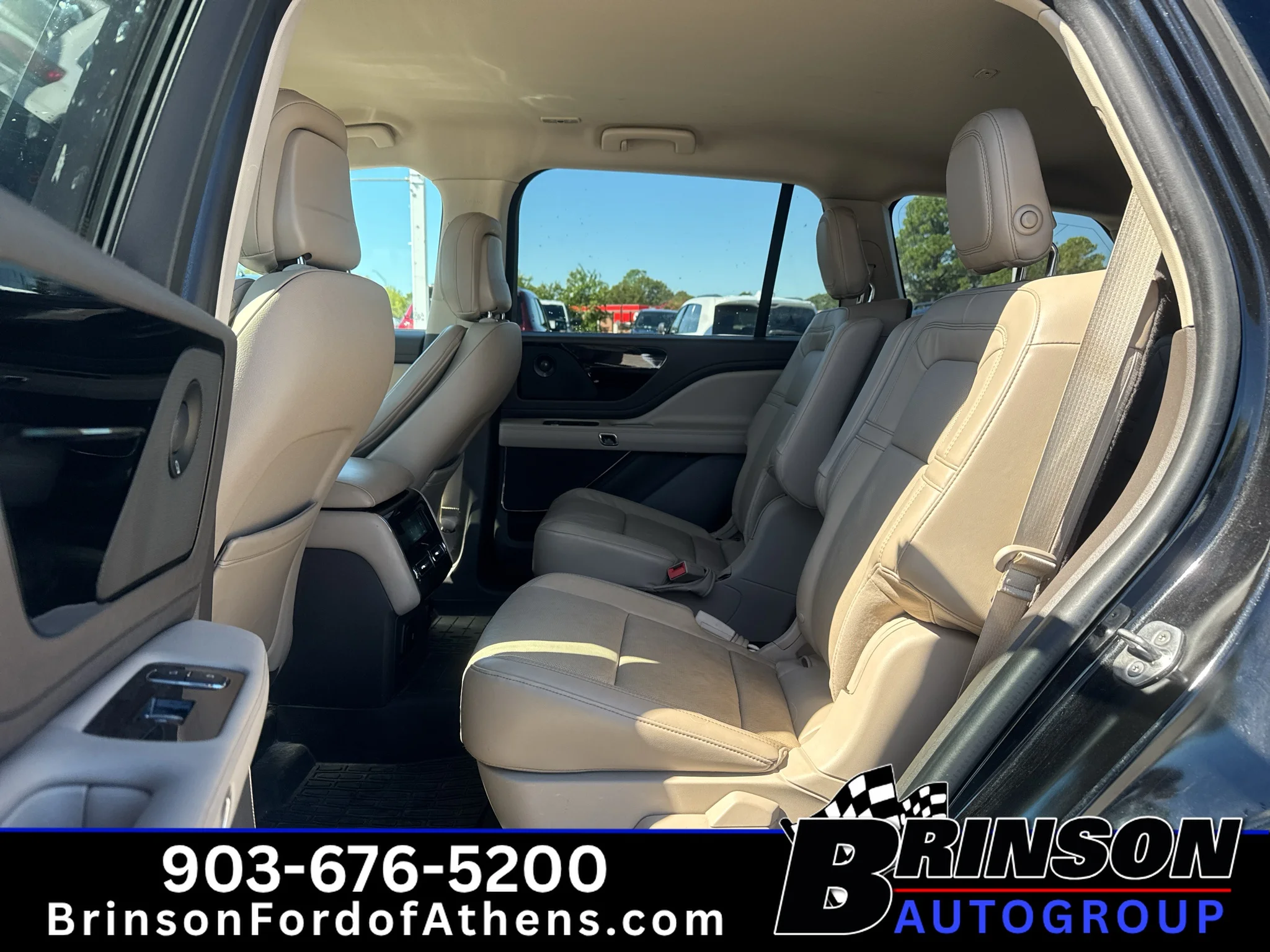 Used 2020 Infinite Black Metallic Lincoln Reserve image 12