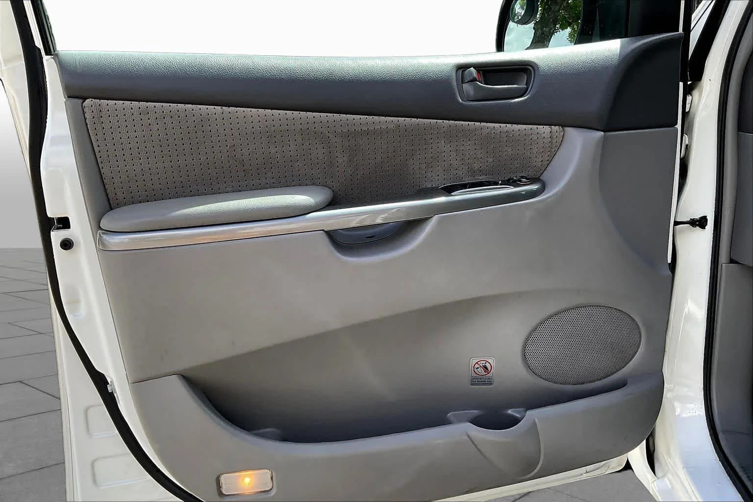Used 2008 Natural White Toyota LE image 20