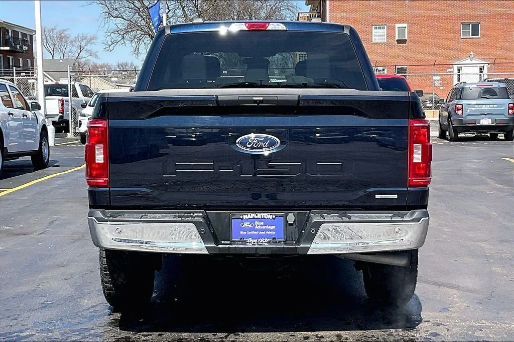 Used 2023 Blue Ford XLT image 3