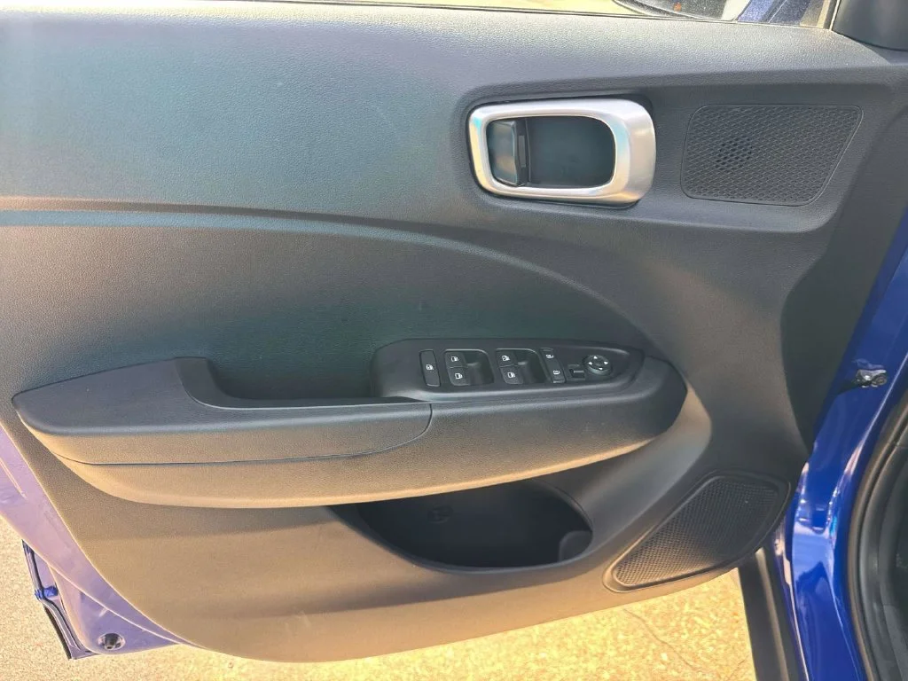Used 2025 Blue Hyundai SEL image 38