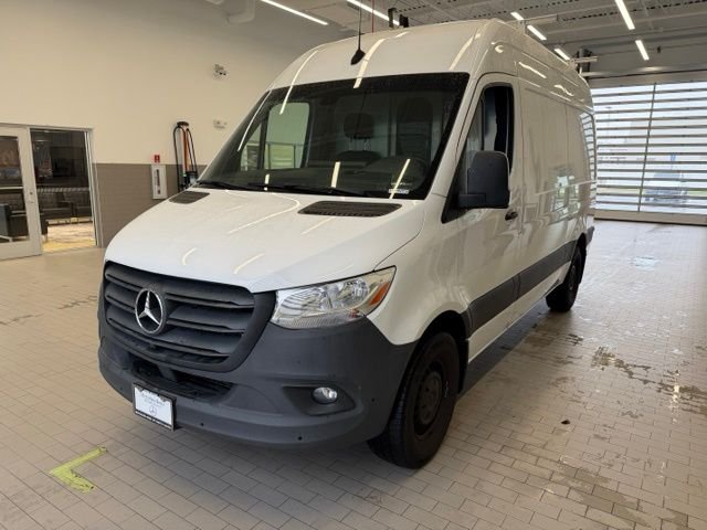 Used 2023 White Mercedes-Benz Cargo 144 WB image 1