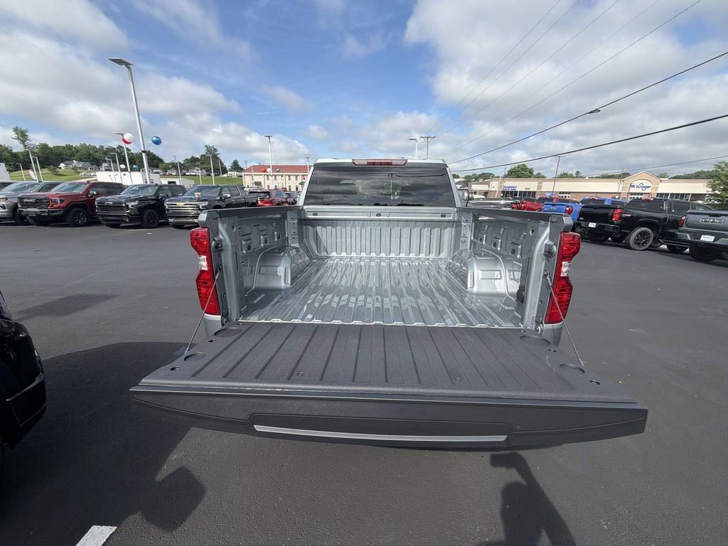 New 2026 Sterling Gray Metallic Chevrolet LT (2FL) image 29