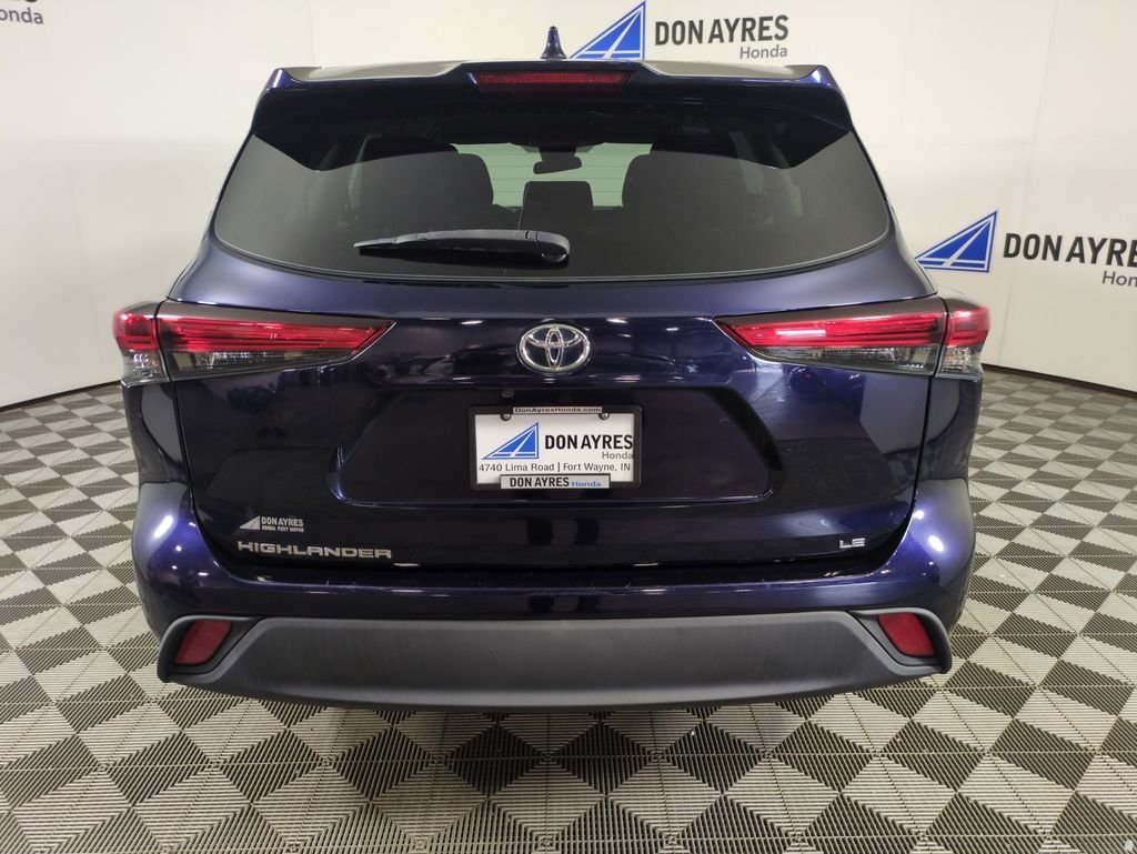 Used 2020 Blueprint Toyota LE image 4