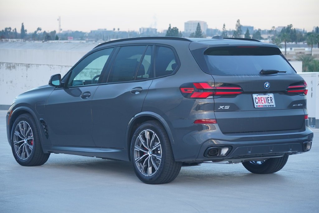 Used 2026 Dravit Grey Metallic BMW xDrive50e image 8