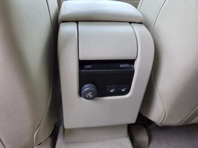 Used 2017 Silver Volvo T5 Inscription image 13