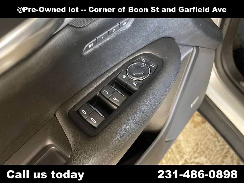 Used 2017 RADIANT SILVER METALLIC Cadillac Luxury AWD image 16