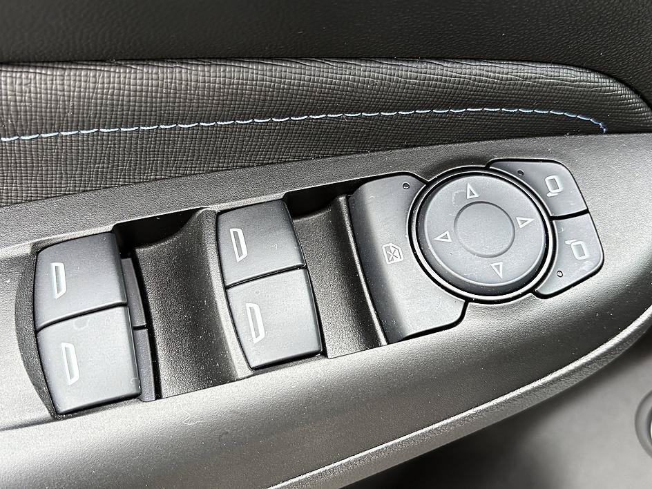 Used 2025 Moonstone Gray Metallic Buick Sport Touring image 17