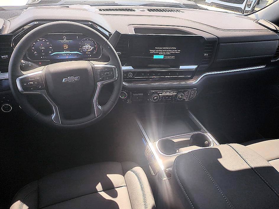 New 2026 Summit White Chevrolet LT image 27
