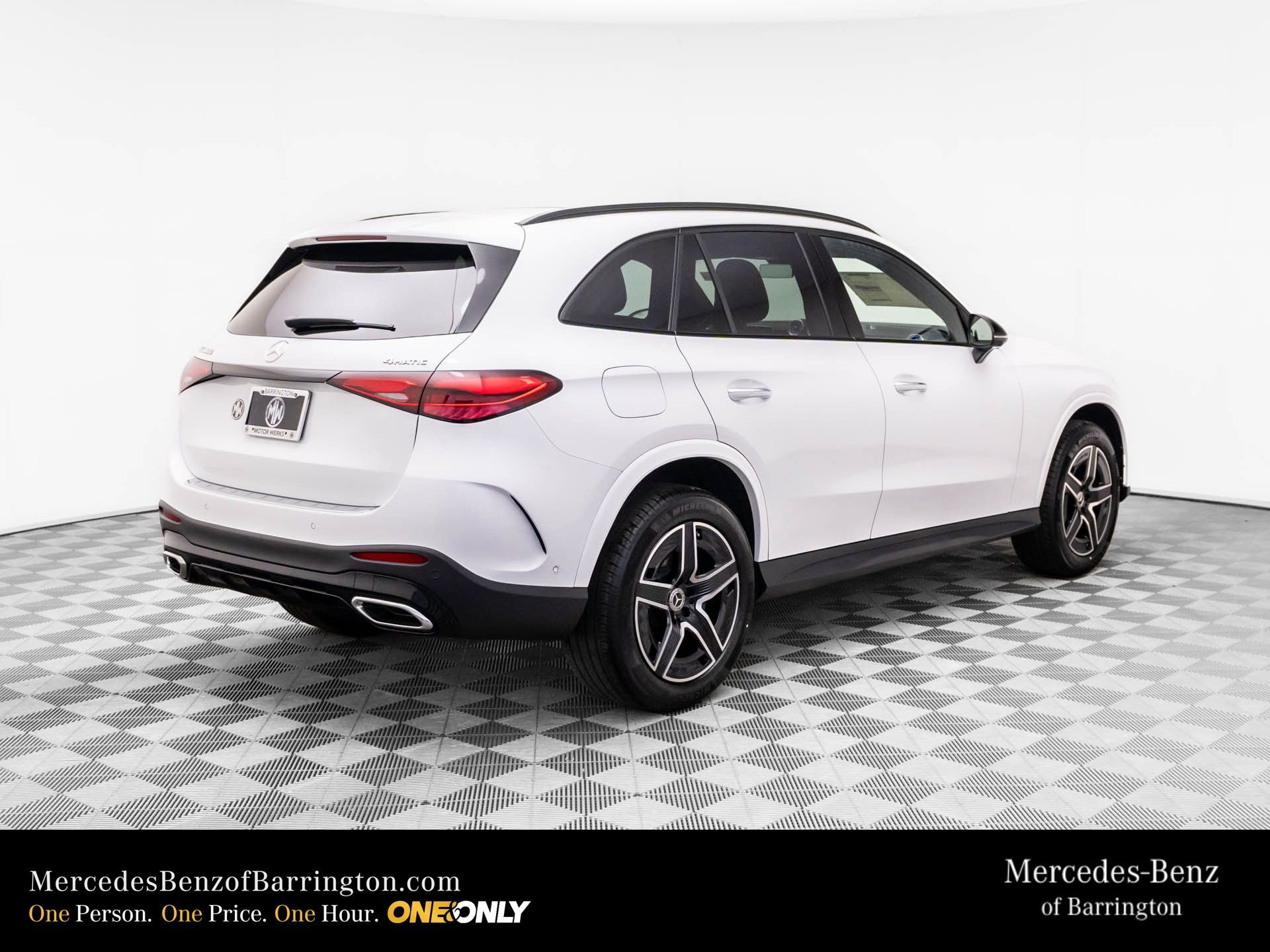 New 2026 MANUFAKTUR Moonlight White Metallic Mercedes-Benz GLC 300 image 51
