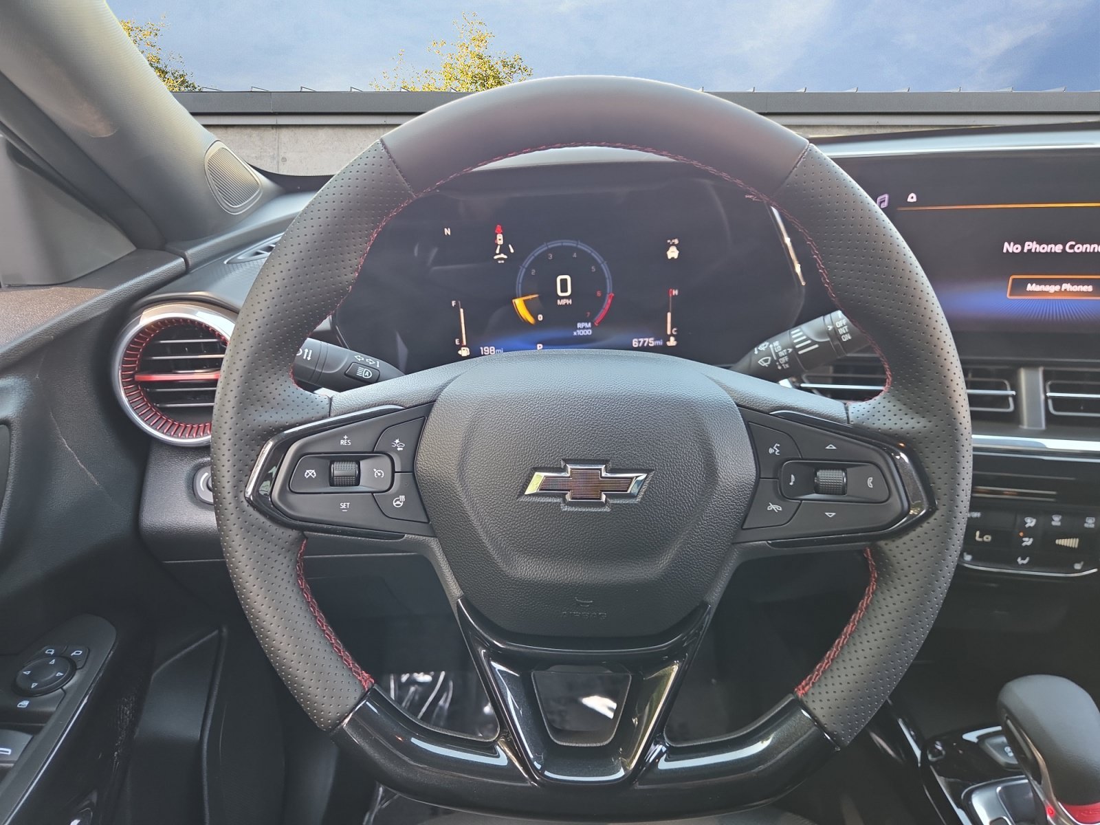 2025 Chevrolet Trax RS - Photo 12