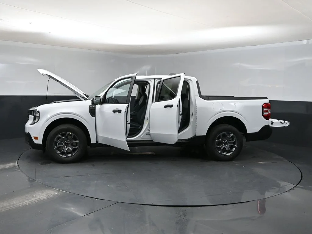 New 2026 White Ford XLT image 42