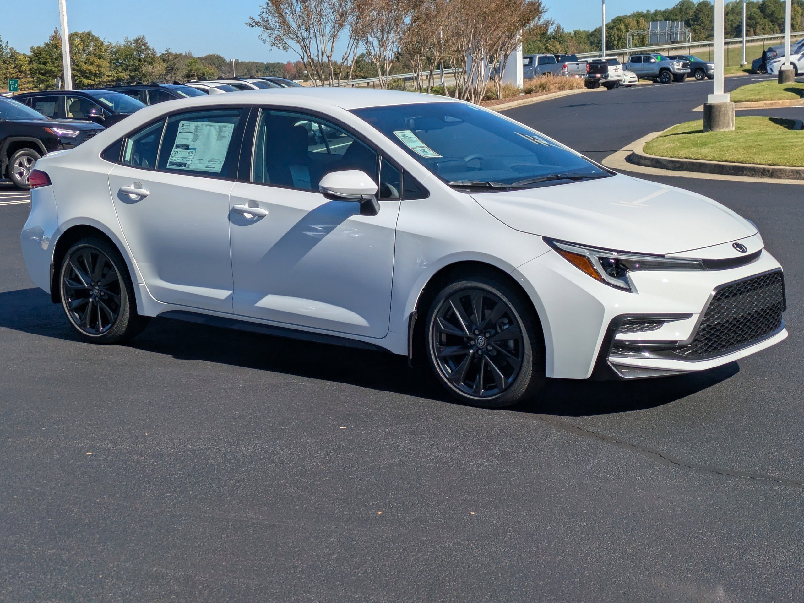 New 2026 Ice Cap Toyota SE image 2