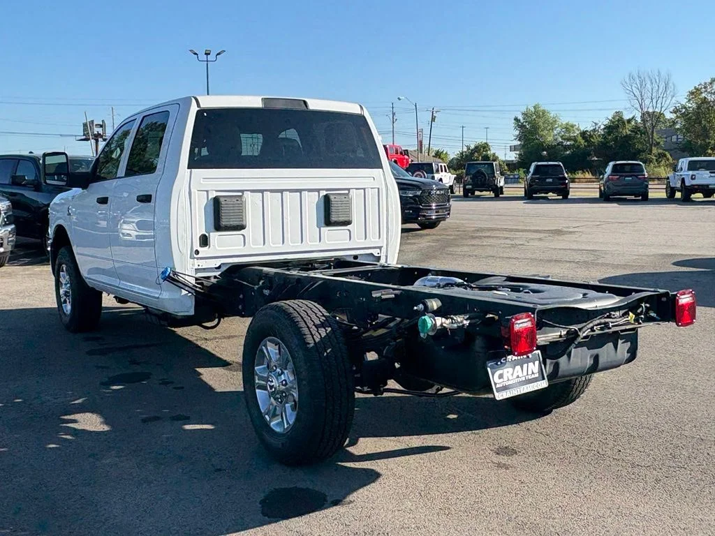 New 2026 Bright White Clear-Coat Exterior Paint RAM Tradesman image 5