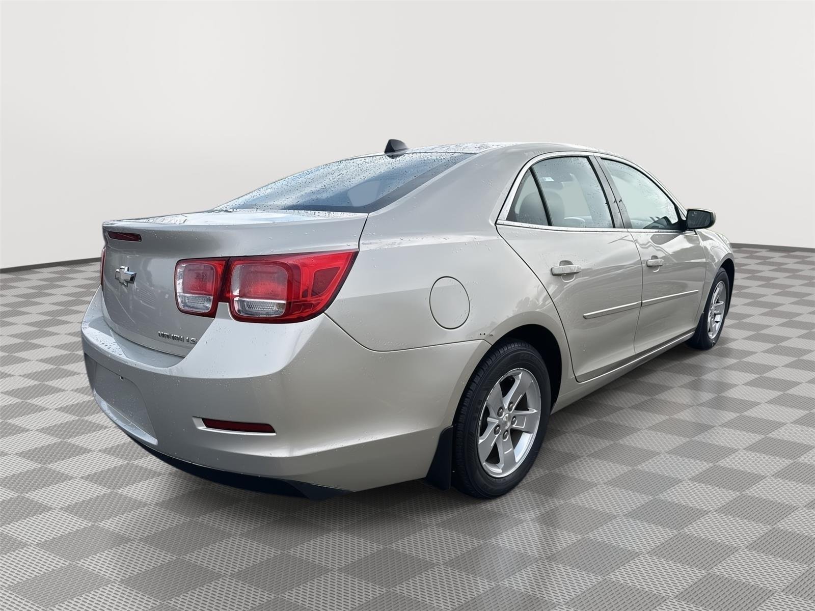 Used 2014 Champagne Silver Metallic Chevrolet LS image 13