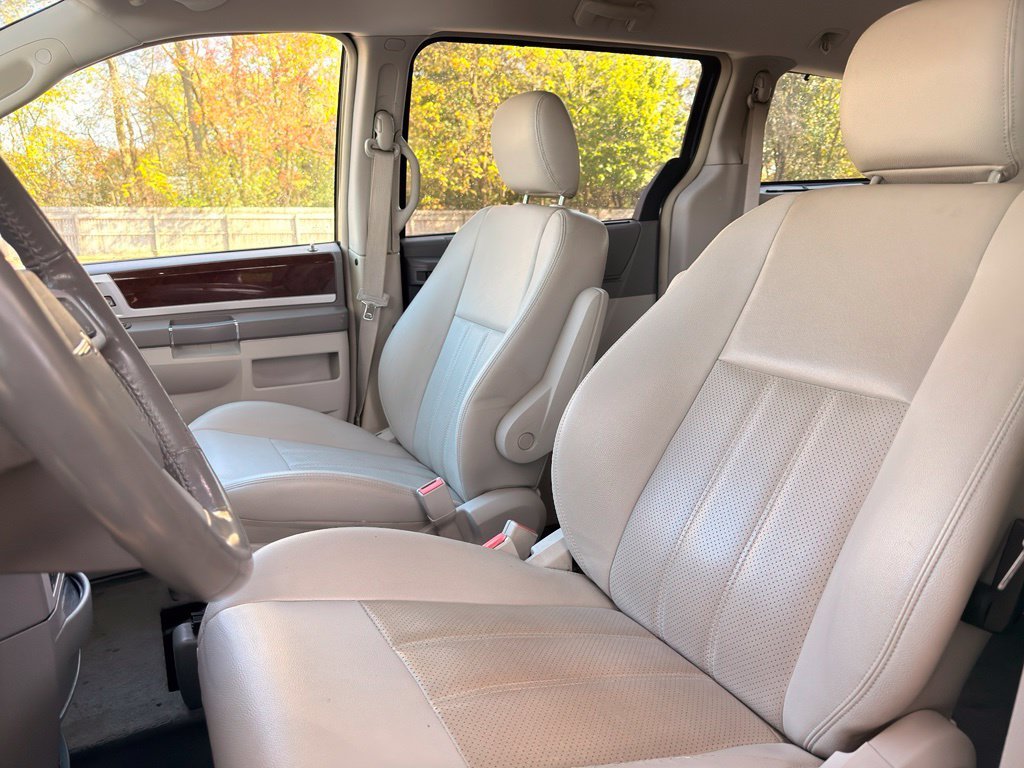 Used 2009 Blue Chrysler Touring image 19