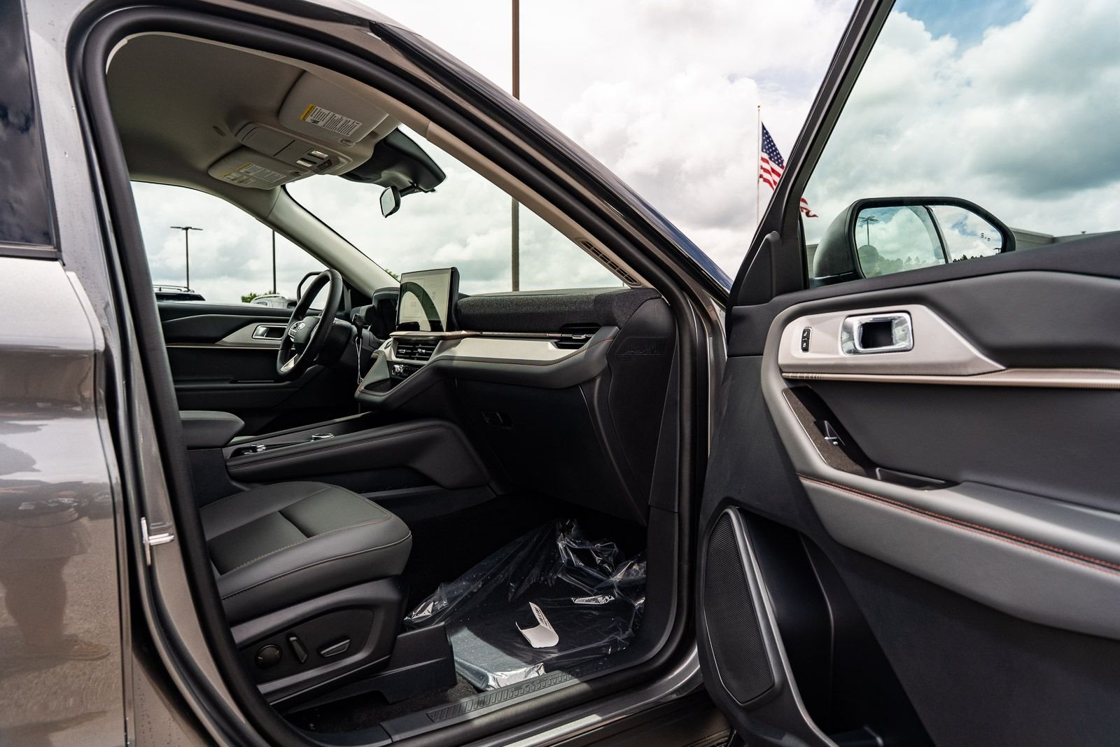 New 2026 Carbonized Gray Metallic Ford Active image 7