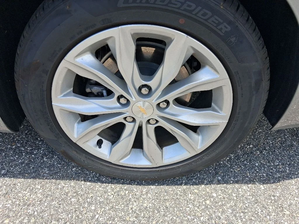 Used 2024 Gray Chevrolet LT image 10