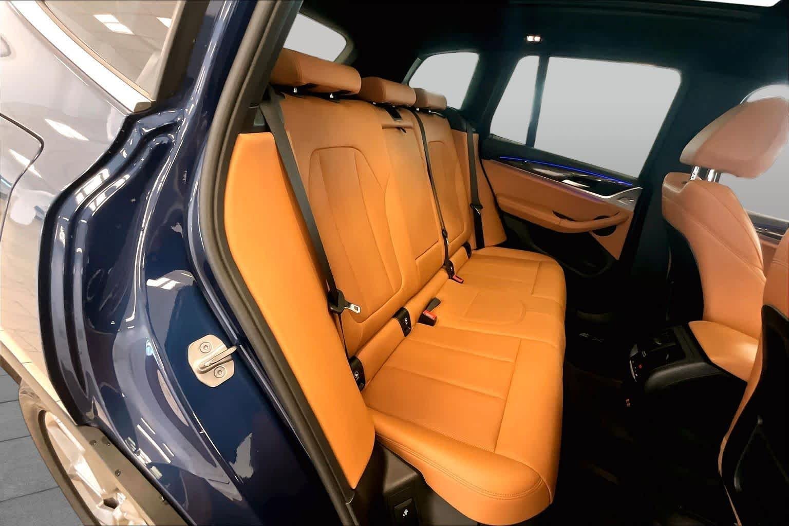 Used 2023 Phytonic Blue Metallic BMW sDrive30i image 19